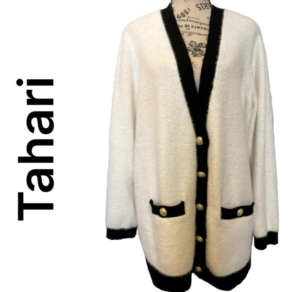 Tahari cardigan 1X in Chanel-style with gold toned buttons
